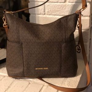 Michael Kors Hobo